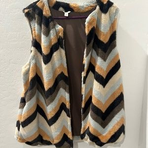 Cato faux fur vest size Medium soft chevron design